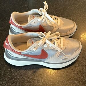 Nike Waffle Womens Retro Running/Casual Shoe Suede Gray FD2196-001 VNDS Size 7.5